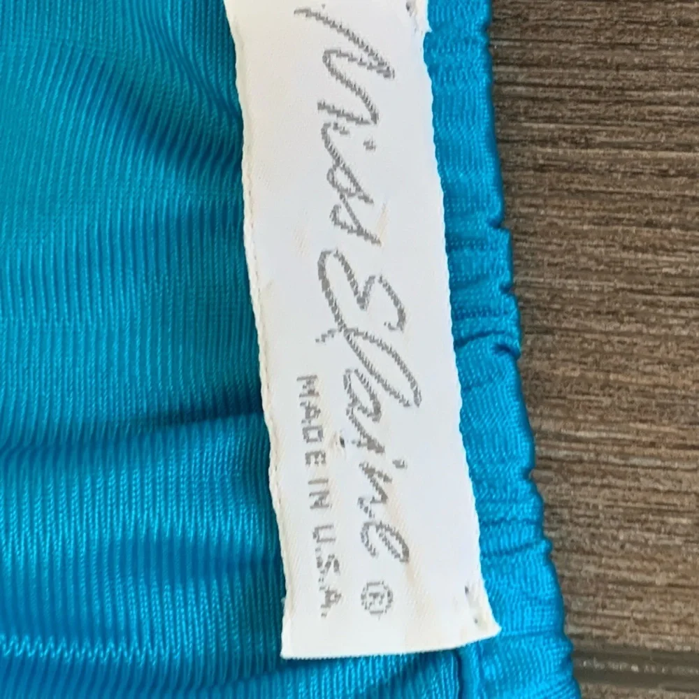 Miss Elaine night Gown - Picture 7 of 7